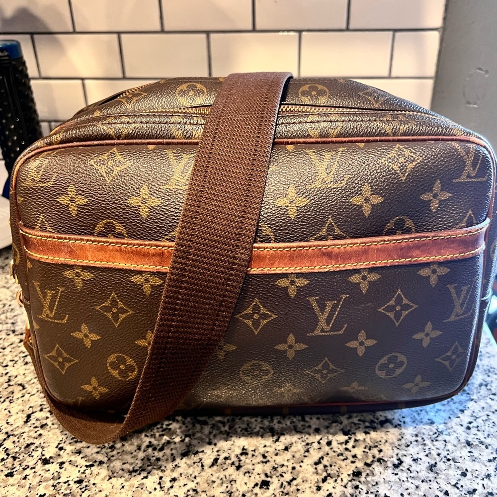 Sold! 2 Strap Louis Vuitton Reporter Bag M45254
